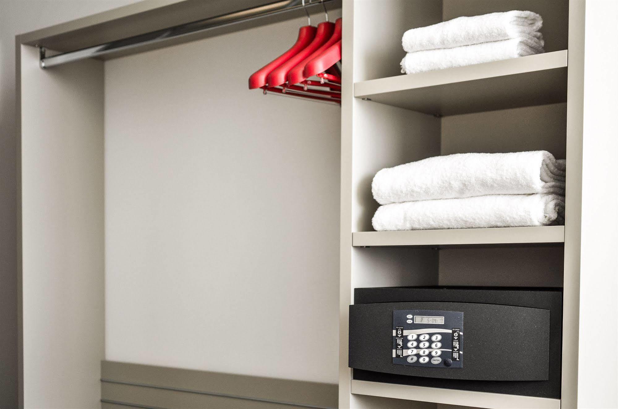 Bb Hotels Smarthotel Milano Linate Сеграте Экстерьер фото