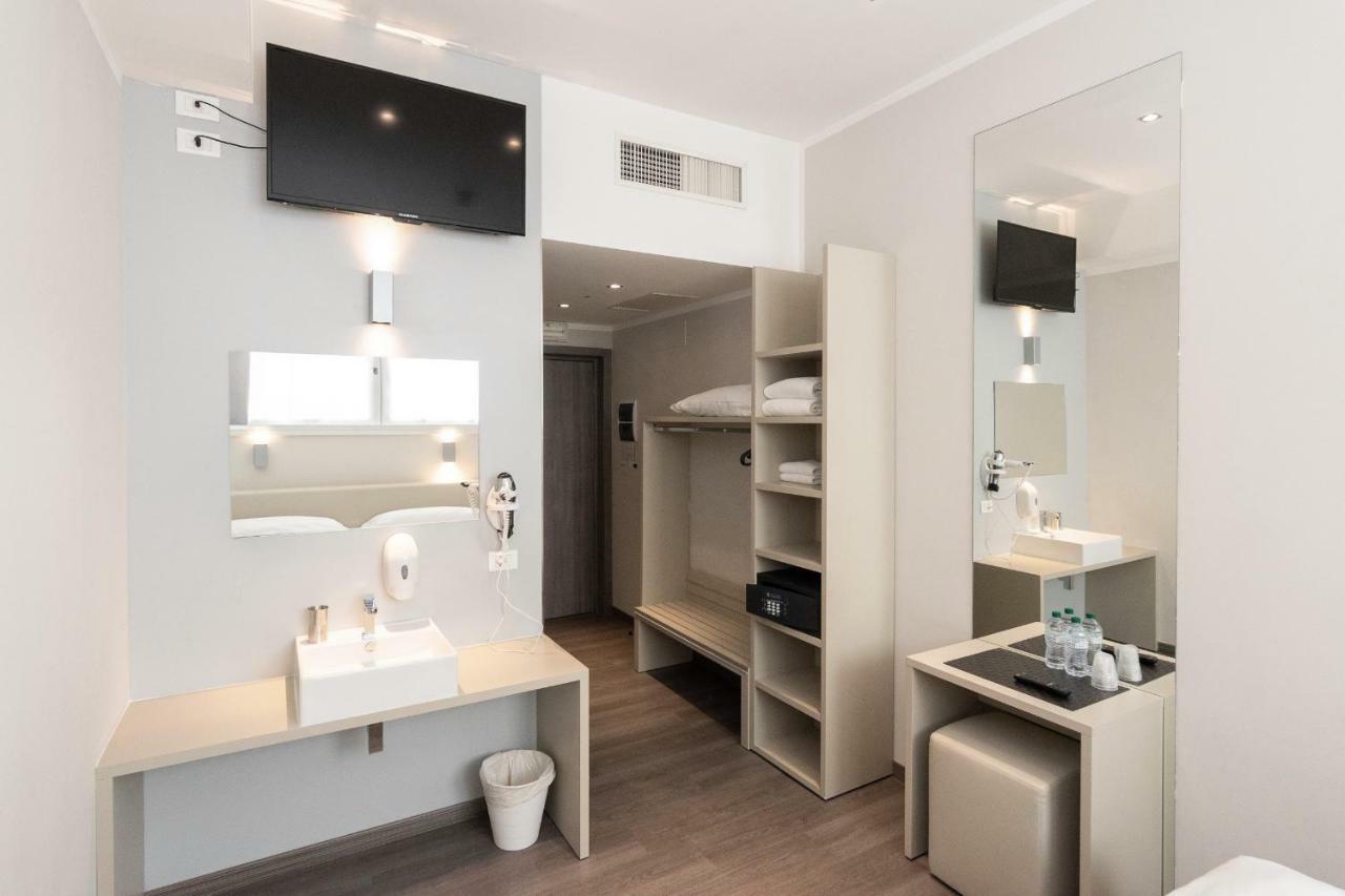 Bb Hotels Smarthotel Milano Linate Сеграте Экстерьер фото